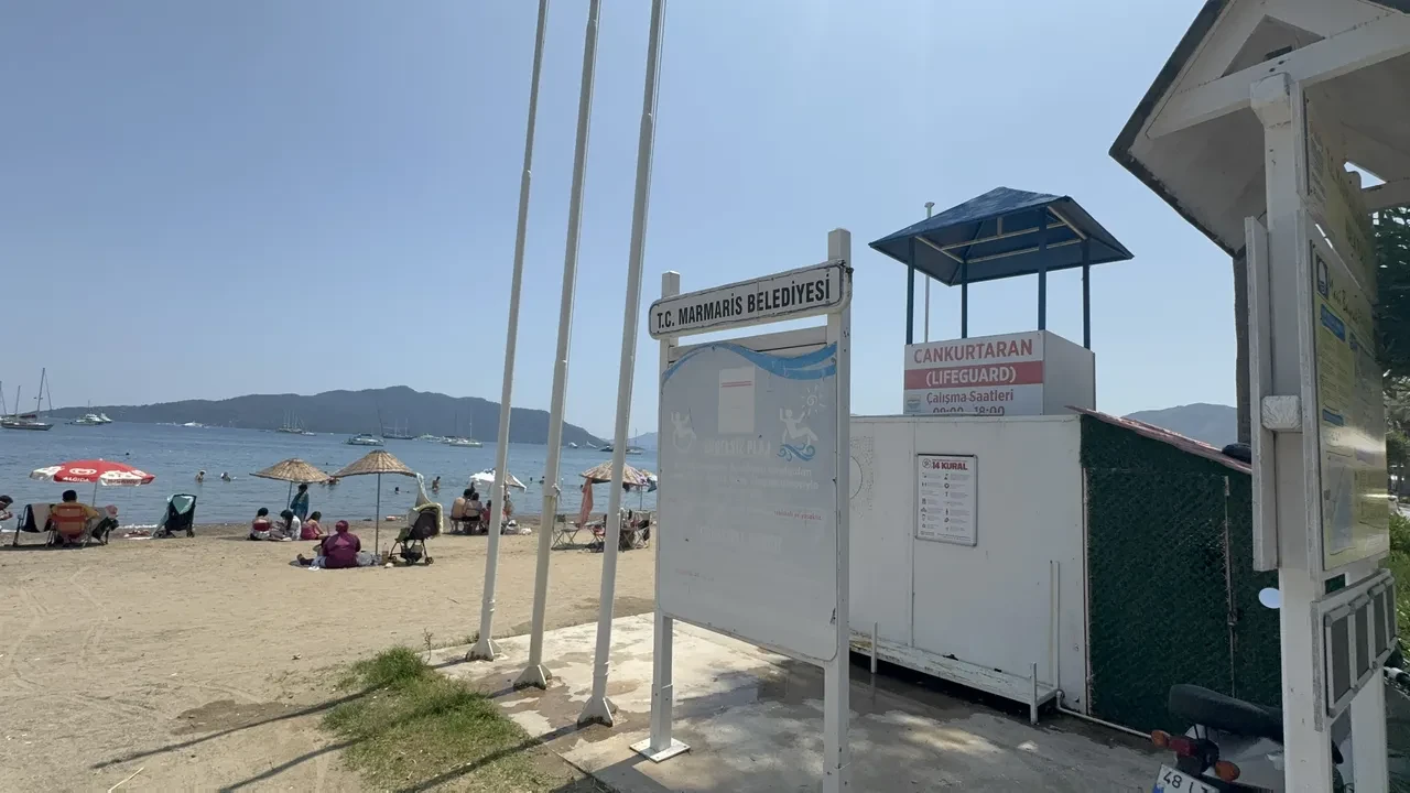 Mavi bayrak var, hizmet yok: Marmaris plajında ihmal zinciri