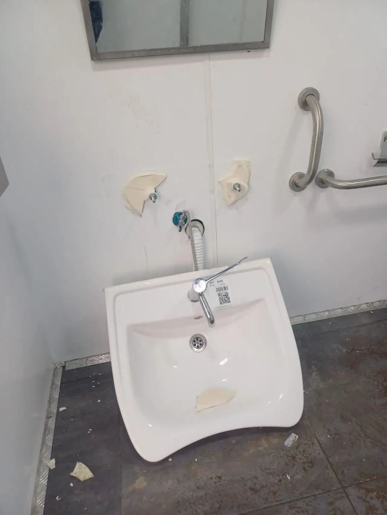 Mavi bayrak var, hizmet yok: Marmaris plajında ihmal zinciri