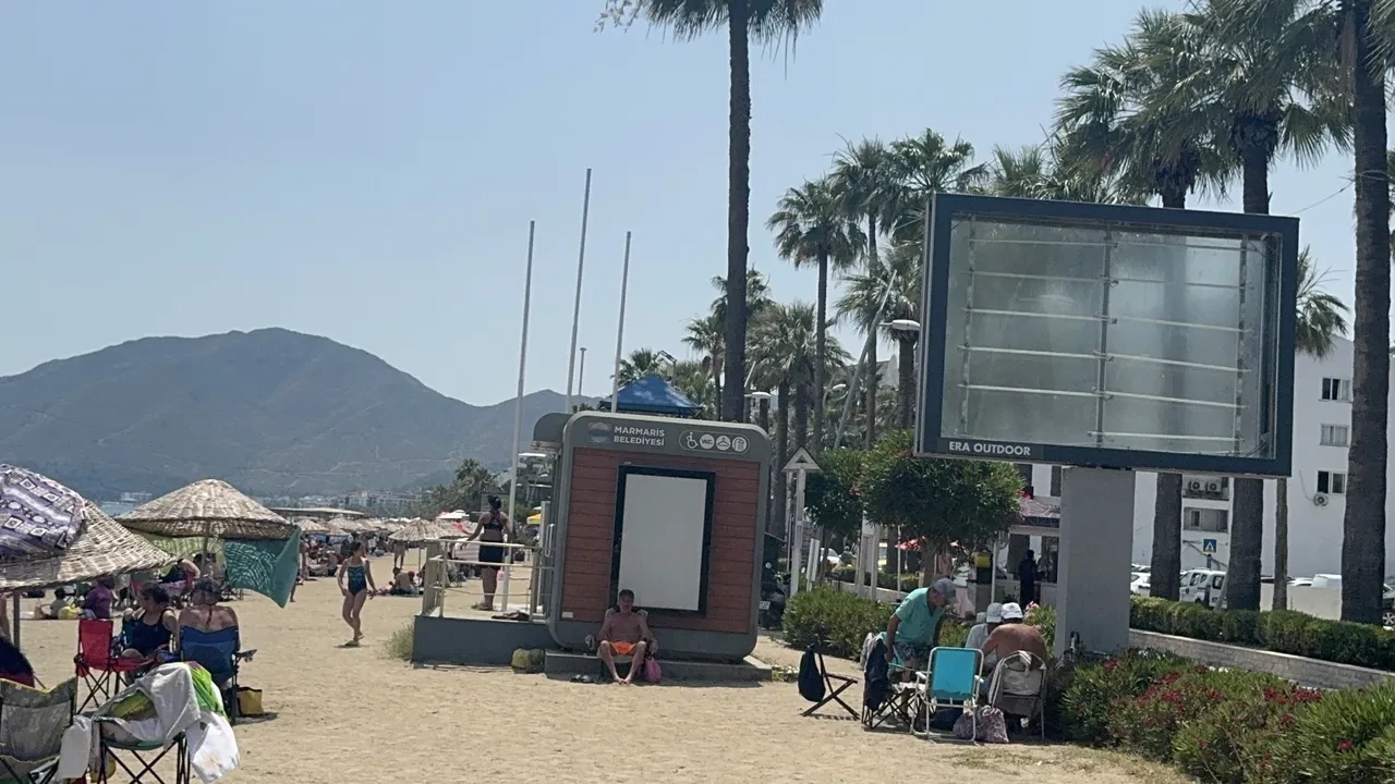Mavi bayrak var, hizmet yok: Marmaris plajında ihmal zinciri