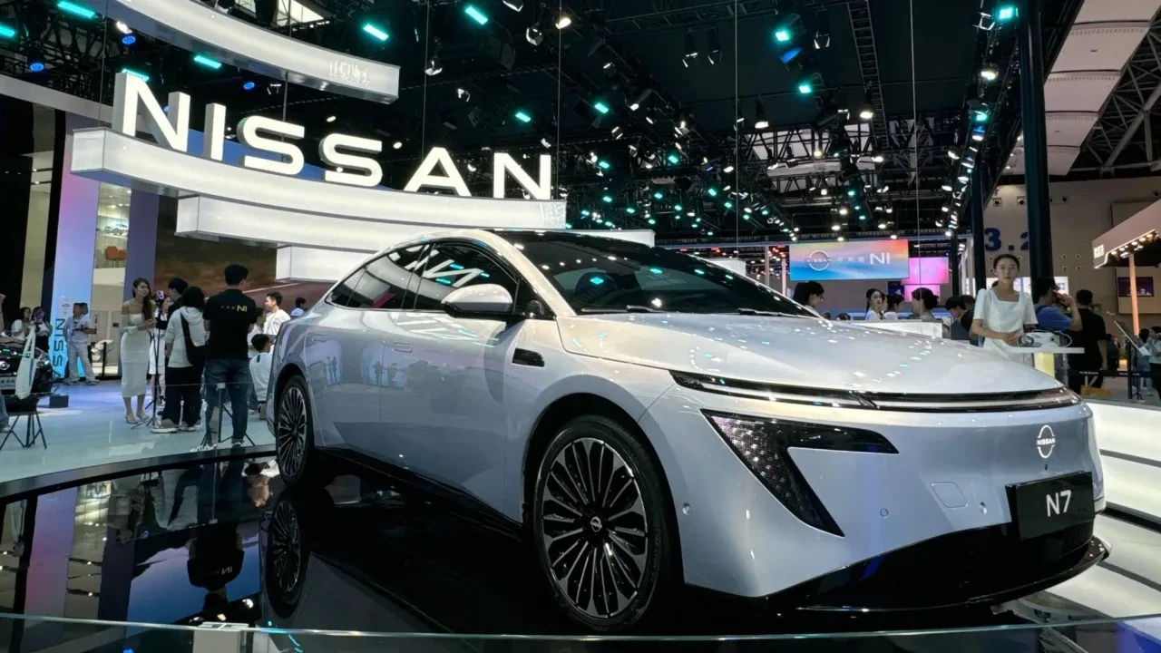 Tesla'nın 6'da 1'i fiyatına satılan elektrikli otomobil küresel pazara açılıyor: Özellikleriyle şaşırtıyor