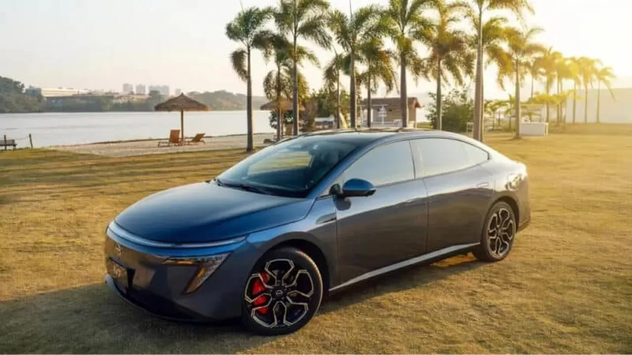 Tesla'nın 6'da 1'i fiyatına satılan elektrikli otomobil küresel pazara açılıyor: Özellikleriyle şaşırtıyor