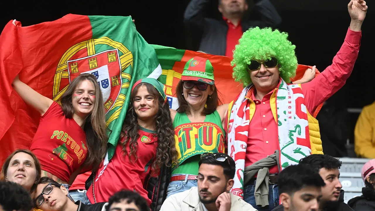 UEFA Uluslar Ligi finalinde 1 ölü! Basın tribününe düştü