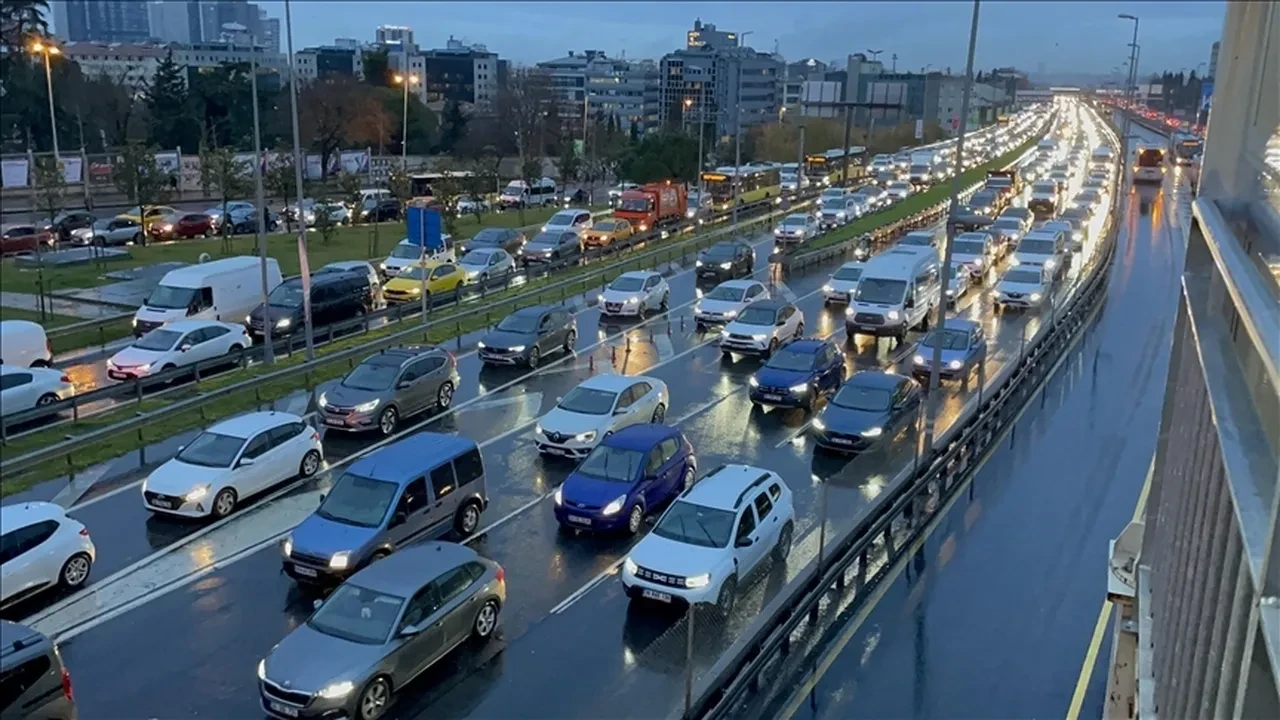 Araç sahipleri dikkat! Zorunlu trafik sigortasında tarife değişti! İşte yeni prim tutarları
