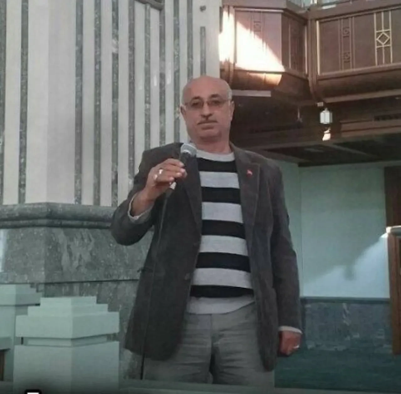 Babasını demirlere asılmış halde buldu