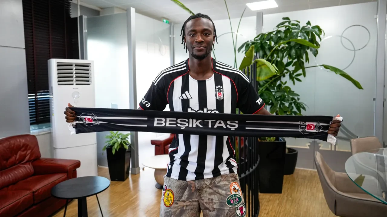 /spor/besiktasin-yeni-yildizi-tammy-abraham-istanbulda-3231135