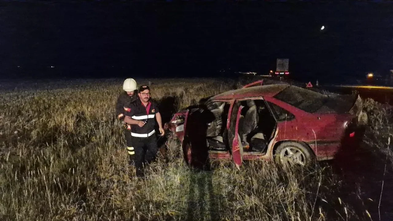 Çorum'da iki otomobil kafa kafaya çarpıştı: Yaralılar var