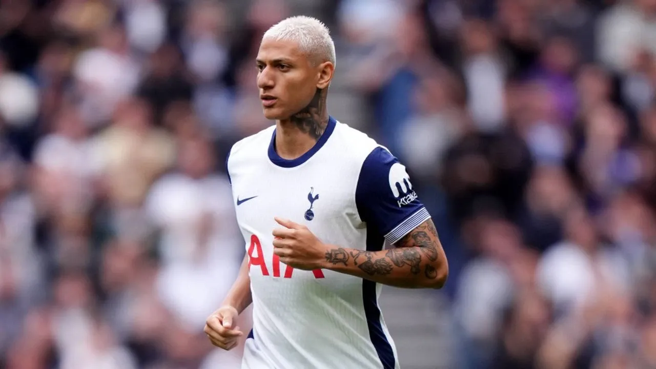 Galatasaray’a sürpriz golcü! Victor Osimhen transferi beklenirken yıldız isim ortaya çıktı