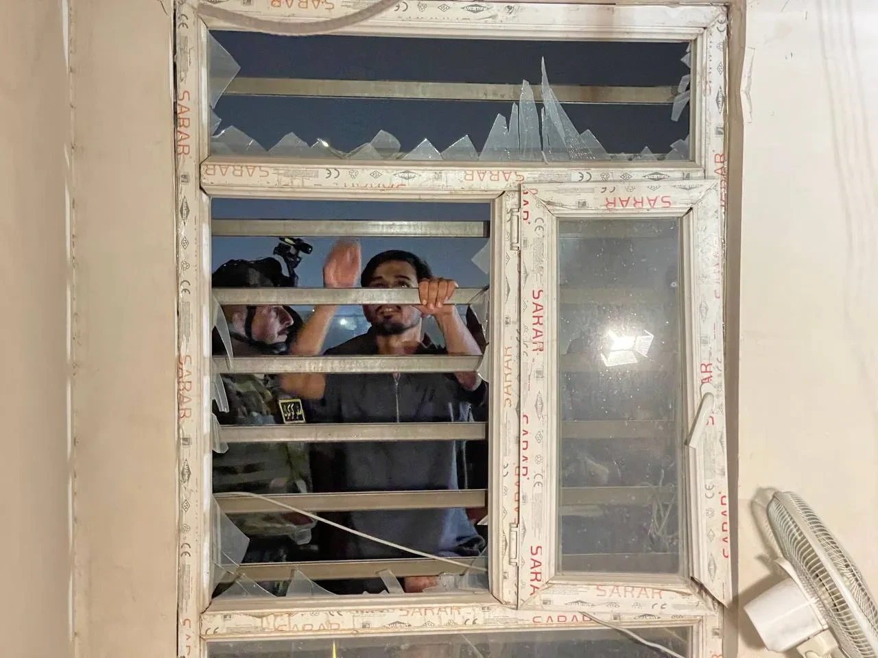 Irak'ta füze saldırısı! Havalimanı ve eve isabet etti