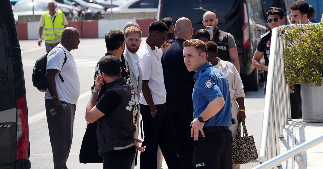 Jhon Duran kiralık mı, bonservisi ne kadar? Fenerbahçe ile anlaştı