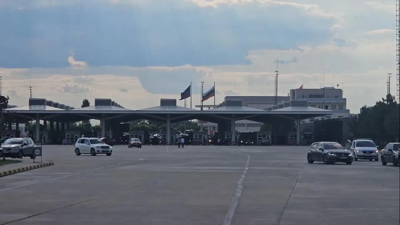 Kapıkule'de coşkulu karşılama: Gurbetçilerin anavatana yolculuğu başladı