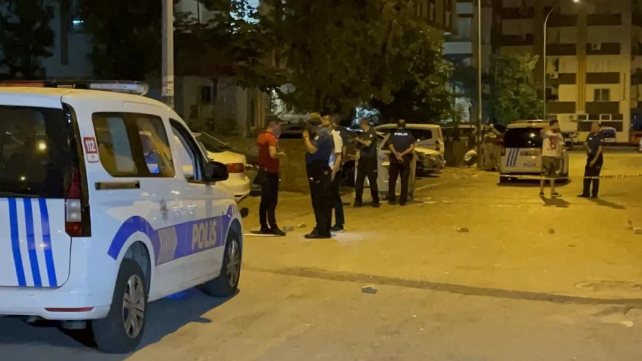 'Kız meselesi' tartışmasında ortalık karıştı! Sandalyeler havada uçuştu