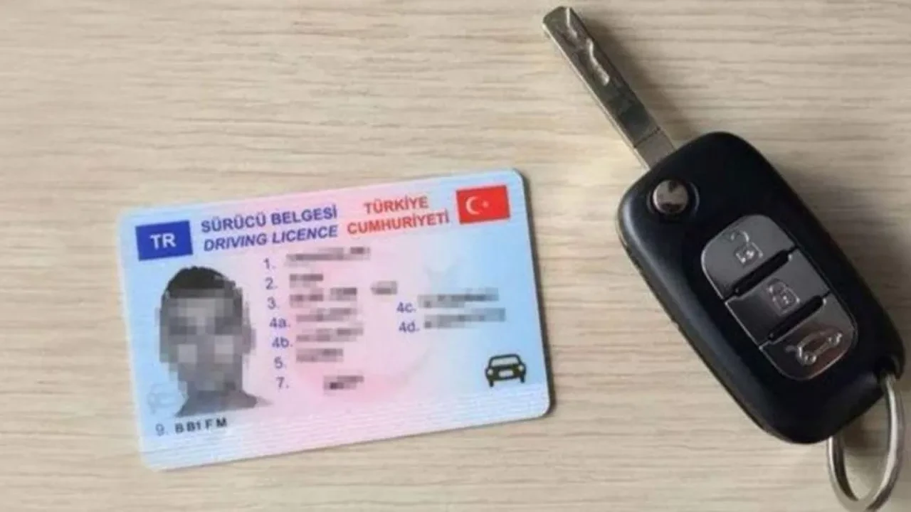 Tüm araç sahiplerini ilgilendiriyor! Bunu yapmayan yandı: Geri sayım başladı Eski tip ehliyetler için zaman daralıyor