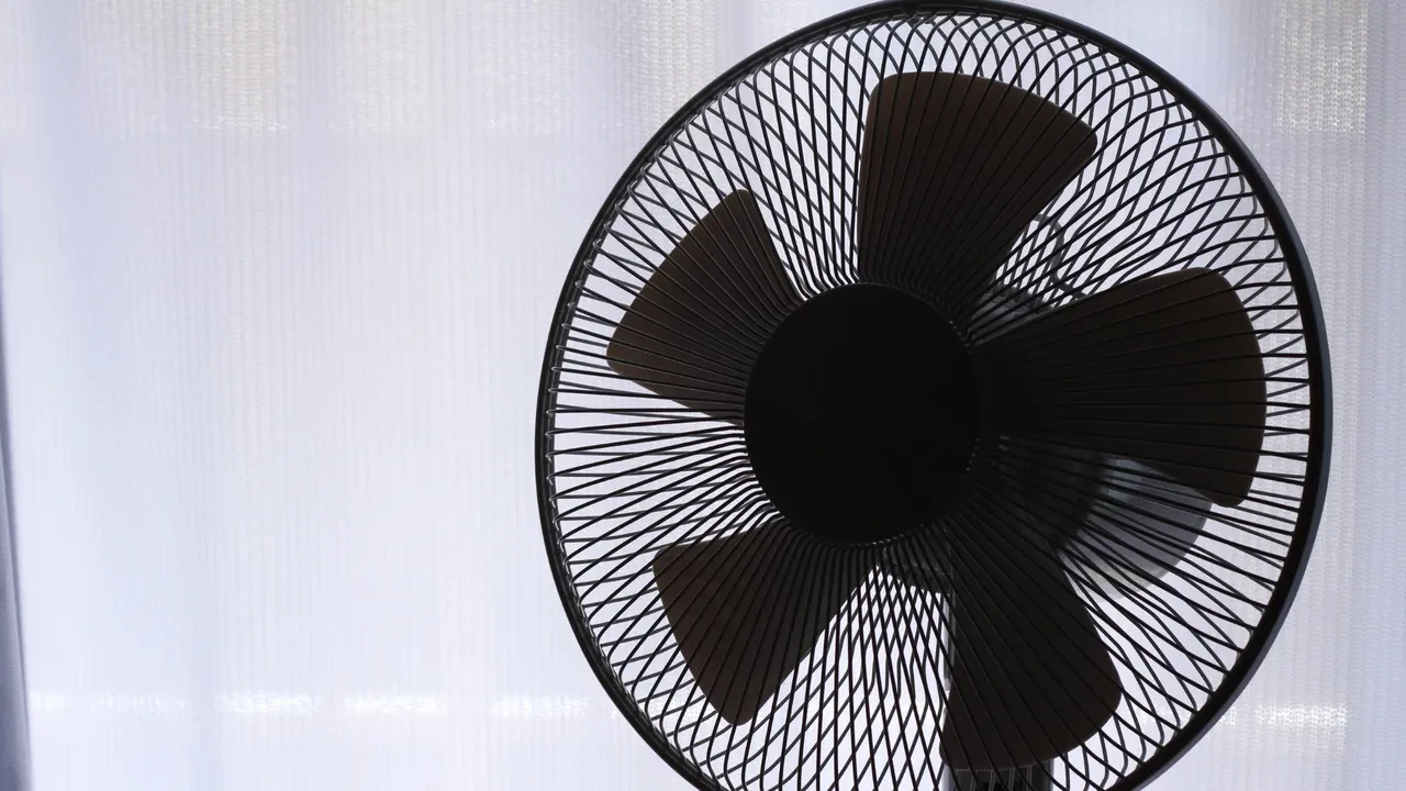 Vantilatörü klimaya dönüştürüyor: Serinlik etkisini 10 kat arttırıyor! 60 dakika sürüyor