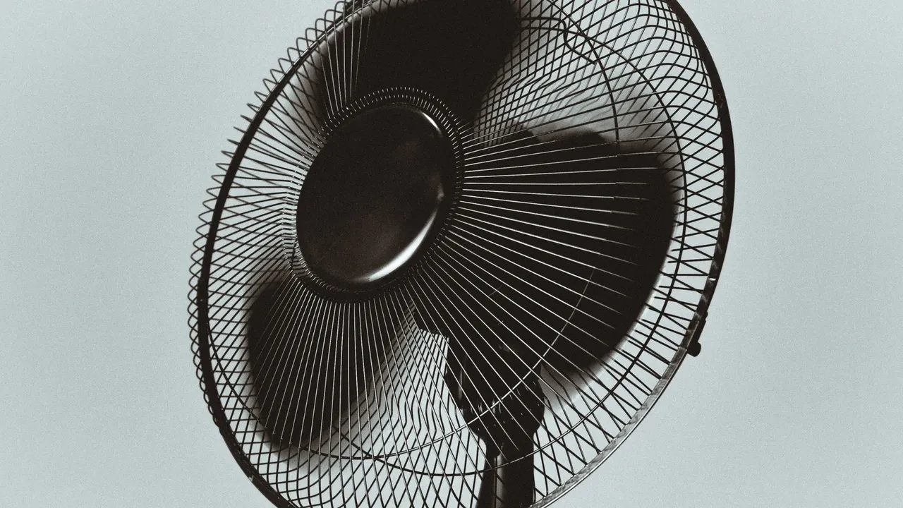 Vantilatörü klimaya dönüştürüyor: Serinlik etkisini 10 kat arttırıyor! 60 dakika sürüyor