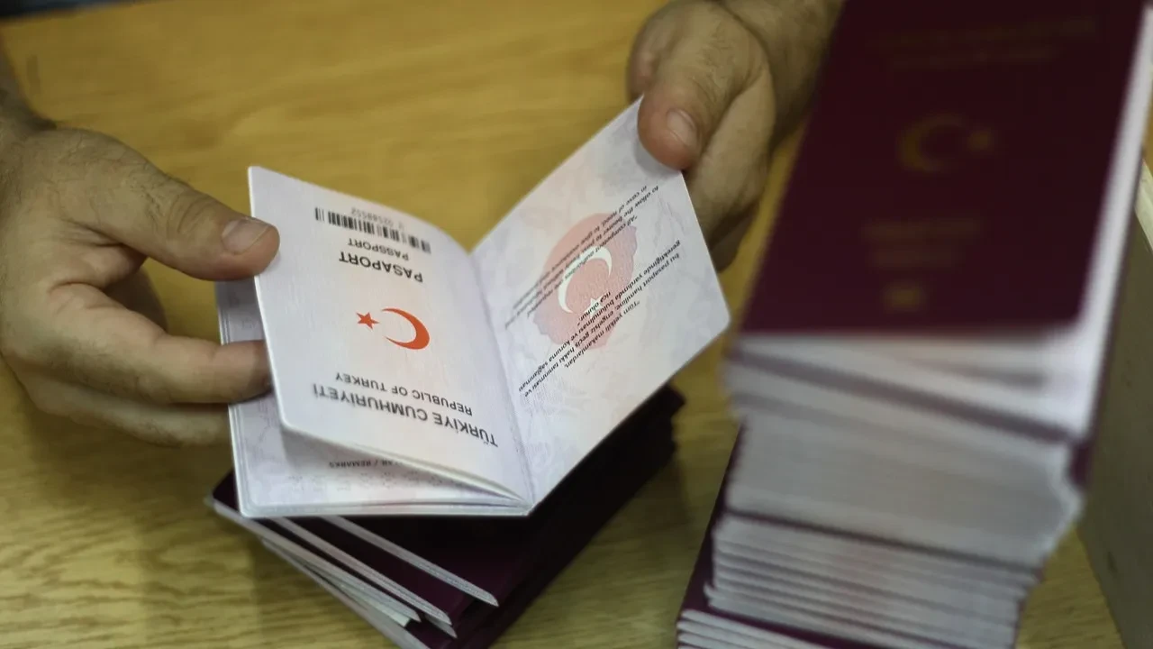 Yeni sistem geliyor! 'Bakan Bolat'tan Schengen vizesi açıklaması'