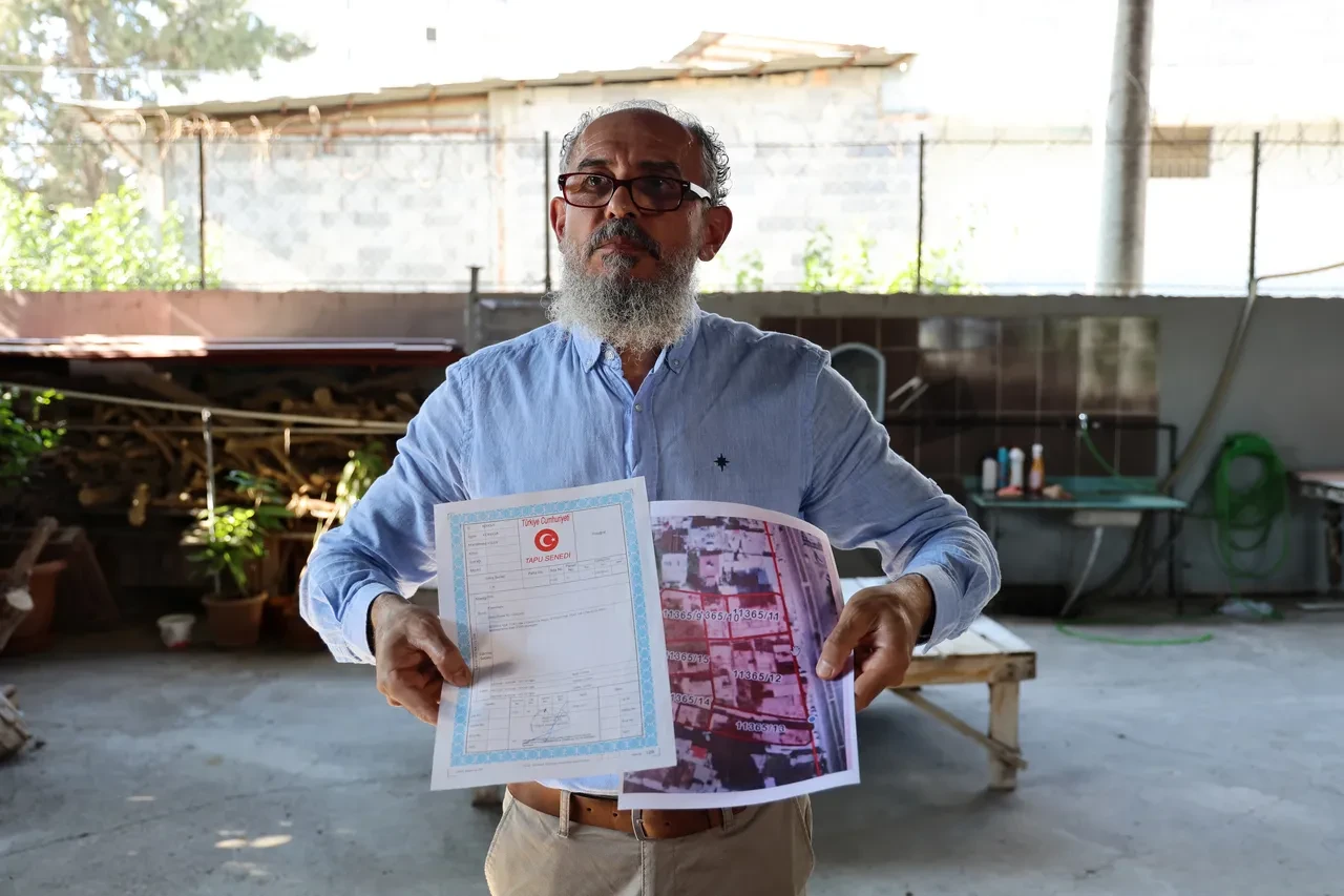 Adana'da ilginç olay! Sokağın girişini kapattı: 'Tapulu arazim'