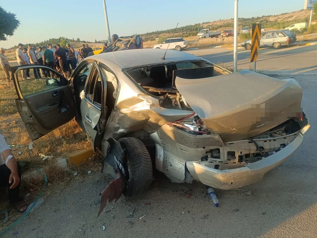 Afyonkarahisar’da trafik kazası: Çok sayıda yaralı var!