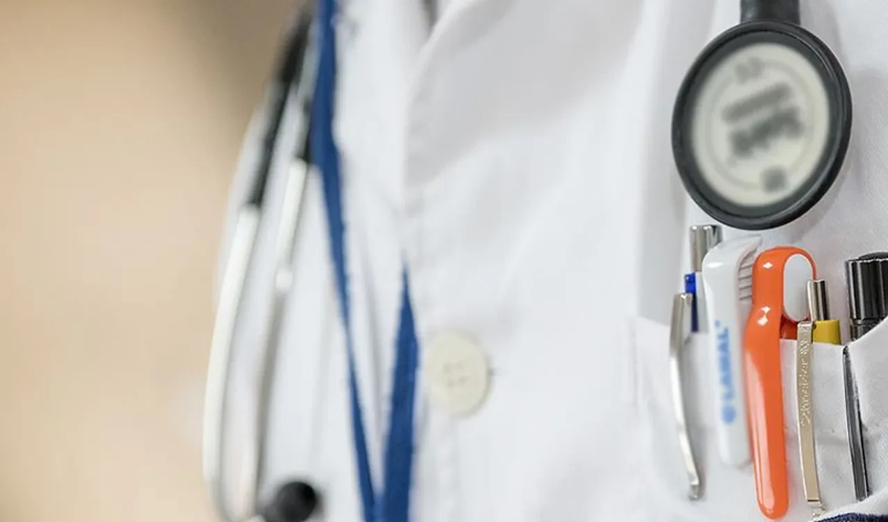 Aile hekimleri için yeni düzenleme! Resmi Gazetede yayımlandı! O süre uzatıldı