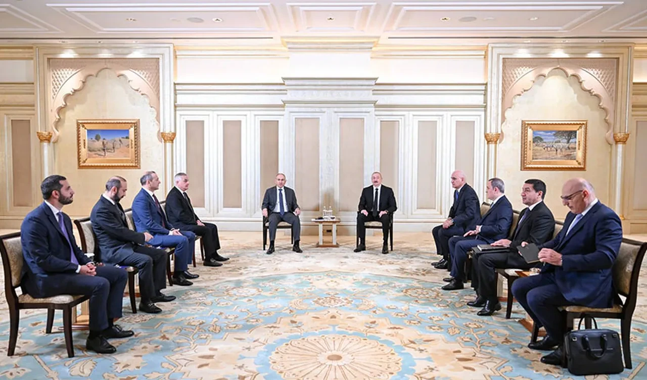 Aliyev ve Paşinyan Abu Dabi'de bir araya geldi! Masada barış var