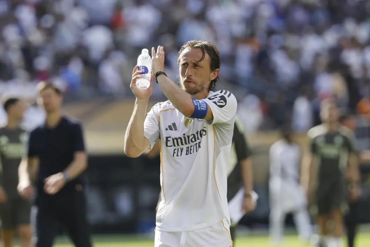 Arda Güler'li Real Madrid'e şok! PSG dört dörtlük galibiyetle finalde