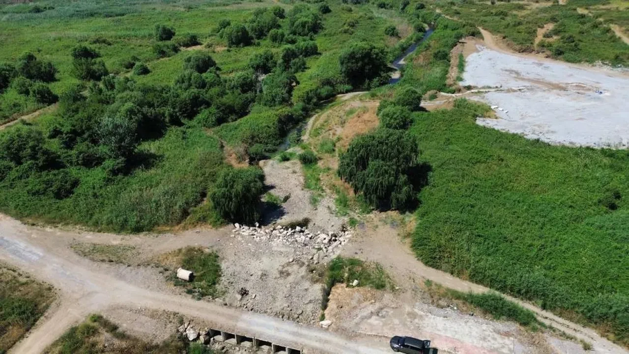 Dere kurudu, göl çekildi! Kuraklık alarmı: Bölge halkı kara kara düşünüyor