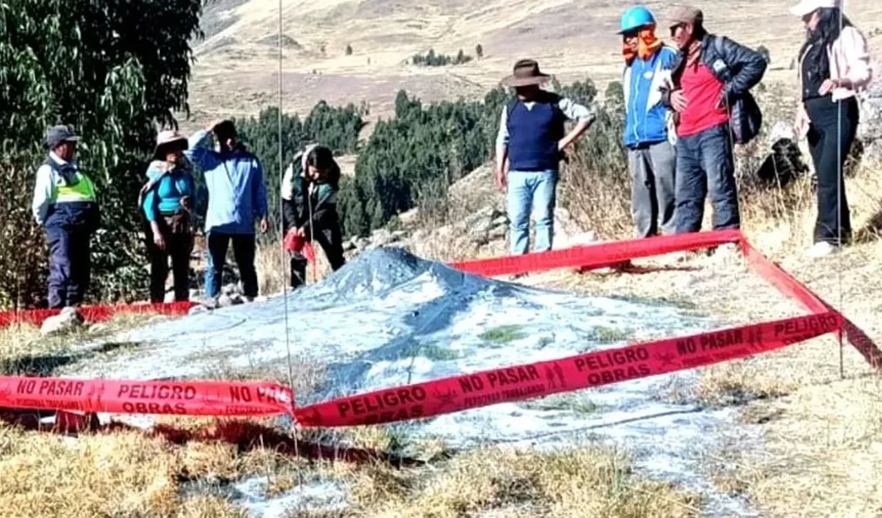 Dünyanın en küçük yanardağı: Adeta yer kabuğundaki küçük bir sivilce