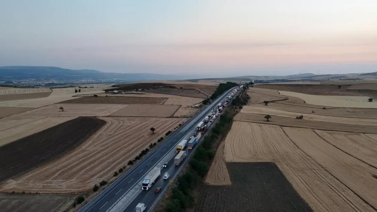 Eskişehir-Bozüyük yolunda trafik felç oldu!