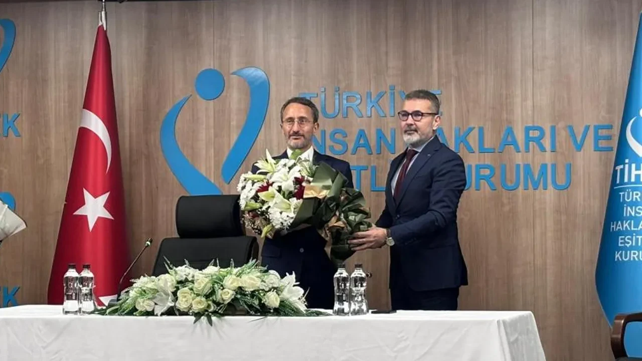 Fahrettin Altun, Muharrem Kılıç'tan görevi devraldı