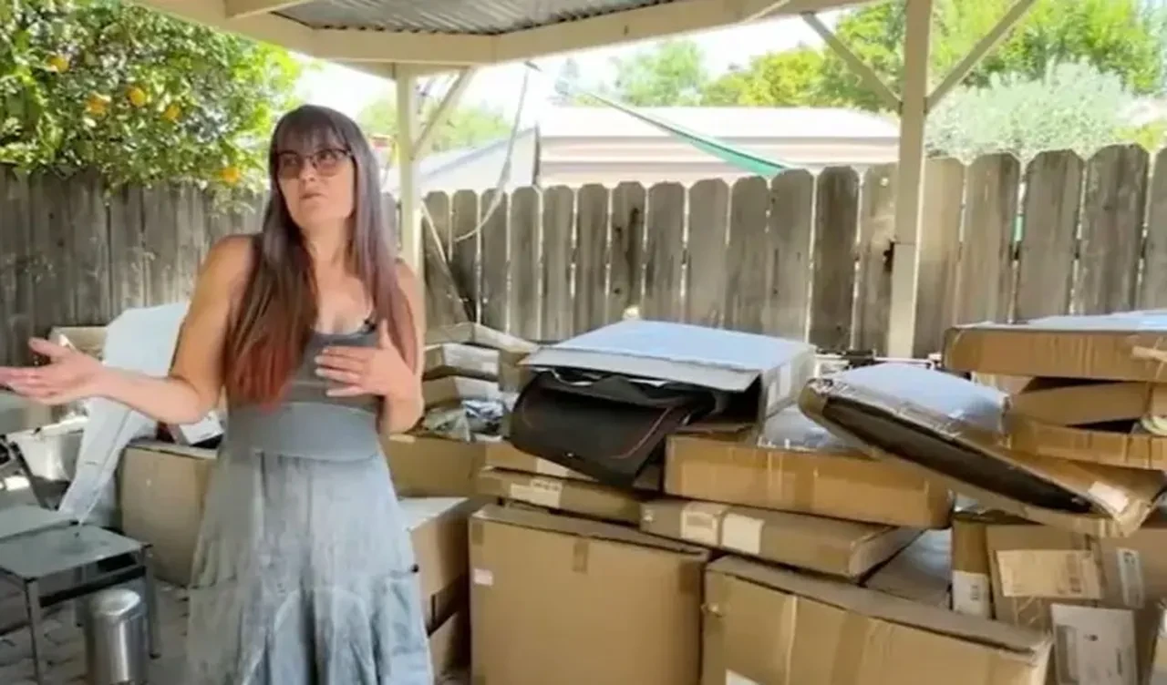 Her gün kapısına onlarca kargo geliyor! Ev sahibini bezdiren ihlal