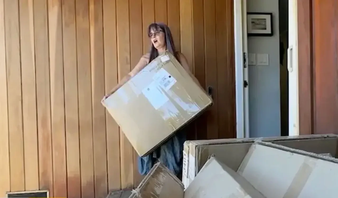 Her gün kapısına onlarca kargo geliyor! Ev sahibini bezdiren ihlal