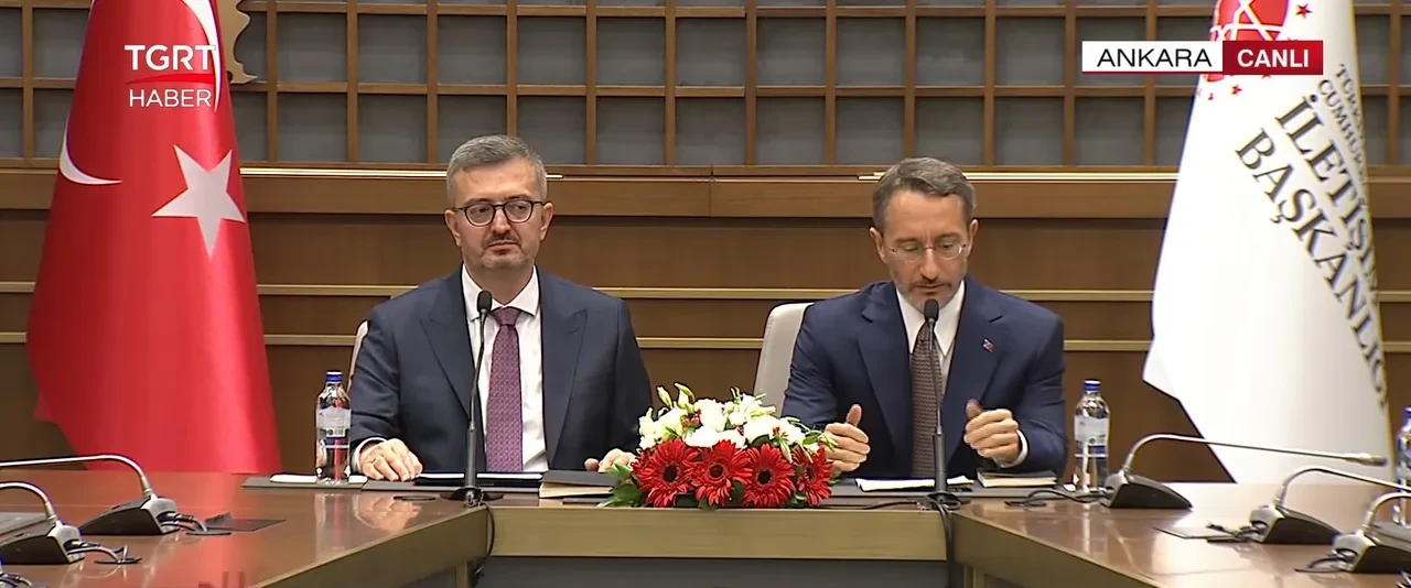 İletişim Başkanlığı'nda devir teslim! Fahrettin Altun görevini Burhanettin Duram'a devretti