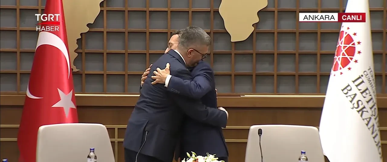 İletişim Başkanlığı'nda devir teslim! Fahrettin Altun görevini Burhanettin Duram'a devretti