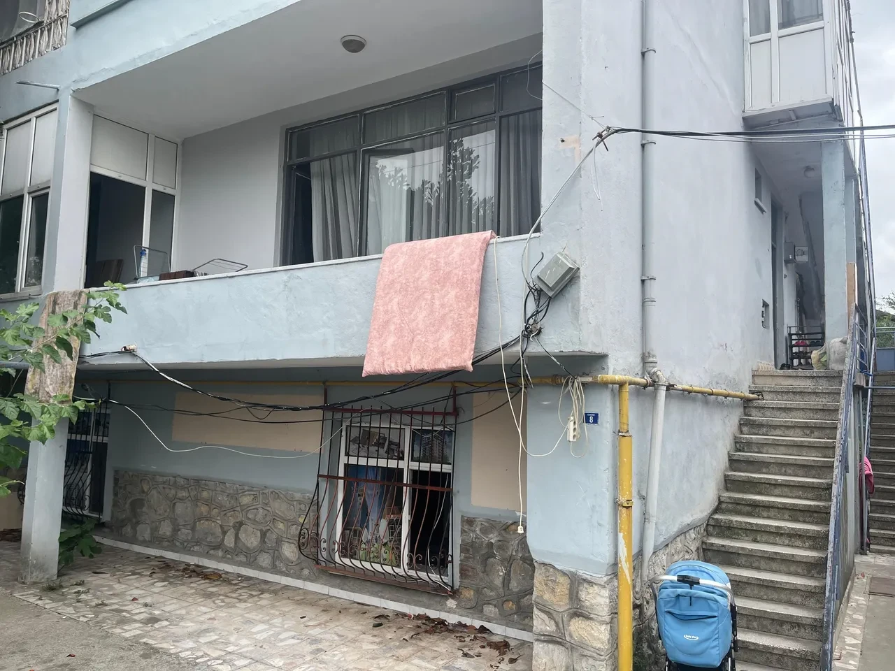 İzmit'te faciadan dönüldü! Leğende banyo yapan 3 kardeşi elektrik çarptı