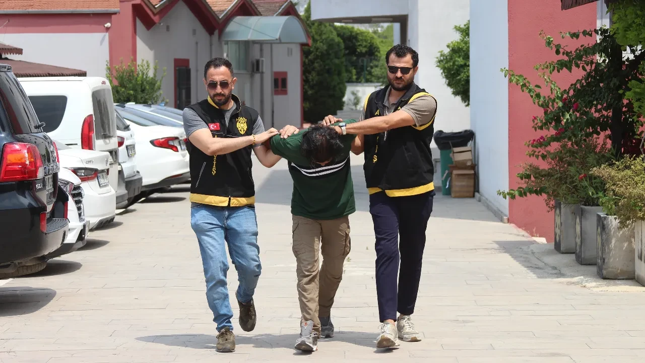 Önce gençlere sonra yaşlı adama işkence! Sosyal medyadaki görüntülere tutuklama 
