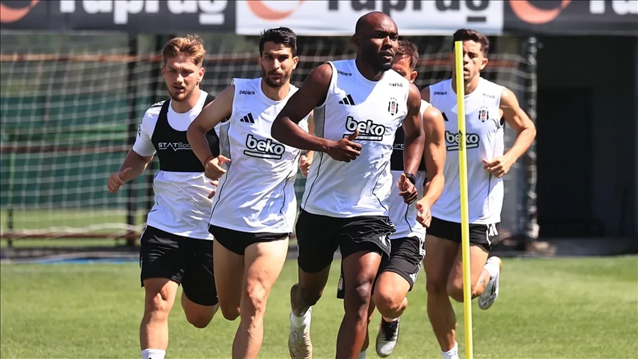 St. Pölten Beşiktaş CANLI nereden izlenir? Maç başlıyor