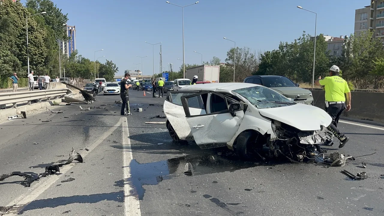 Tekirdağ'da feci kaza! Araç hurdaya döndü! O anlar kamerada
