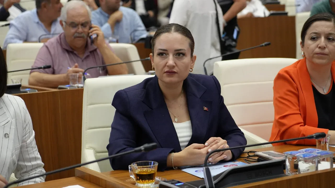 Büşra Özdemir kimdir, kaç yaşında? Antalya Büyükşehir Belediyesi Başkanvekili oldu