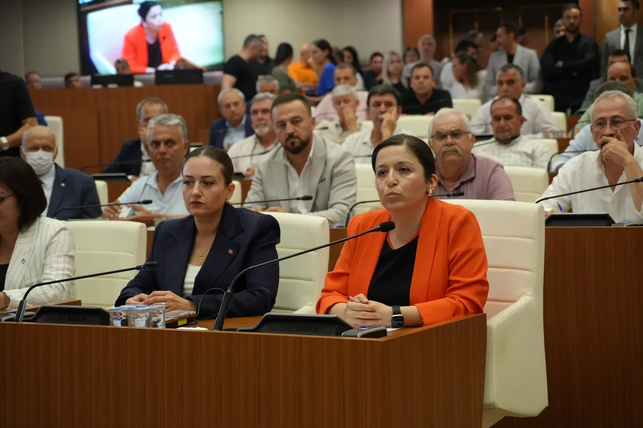 Büşra Özdemir kimdir, kaç yaşında? Antalya Büyükşehir Belediyesi Başkanvekili oldu