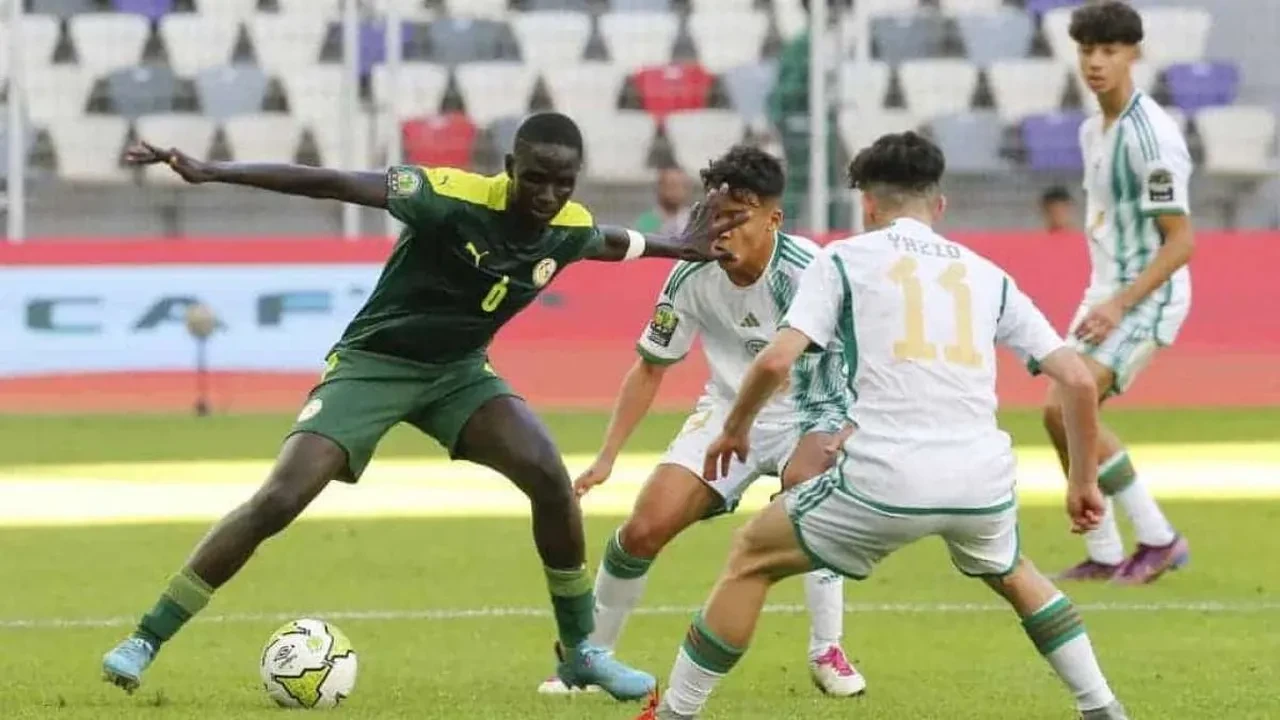 Fenerbahçe'ye 18'lik transfer! 5 yıl sözleşme imzalandı