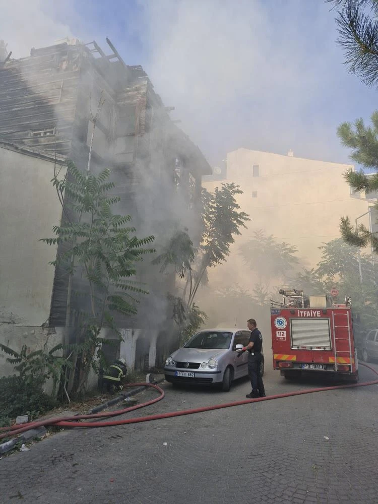 Tekirdağ'da metruk binada çıkan yangın paniğe neden oldu