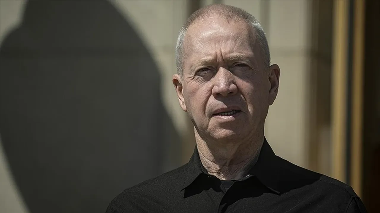 İsrail eski bakanı Yoav Gallant'tan İran dini lideri Hamaney'e tehdit mektubu