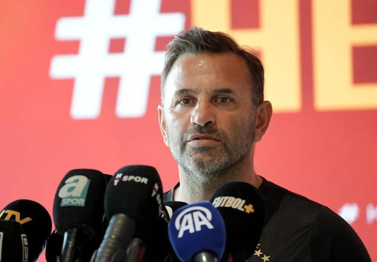 Okan Buruk'tan transfer açıklaması! Osimhen ve Hakan Çalhanoğlu için flaş sözler