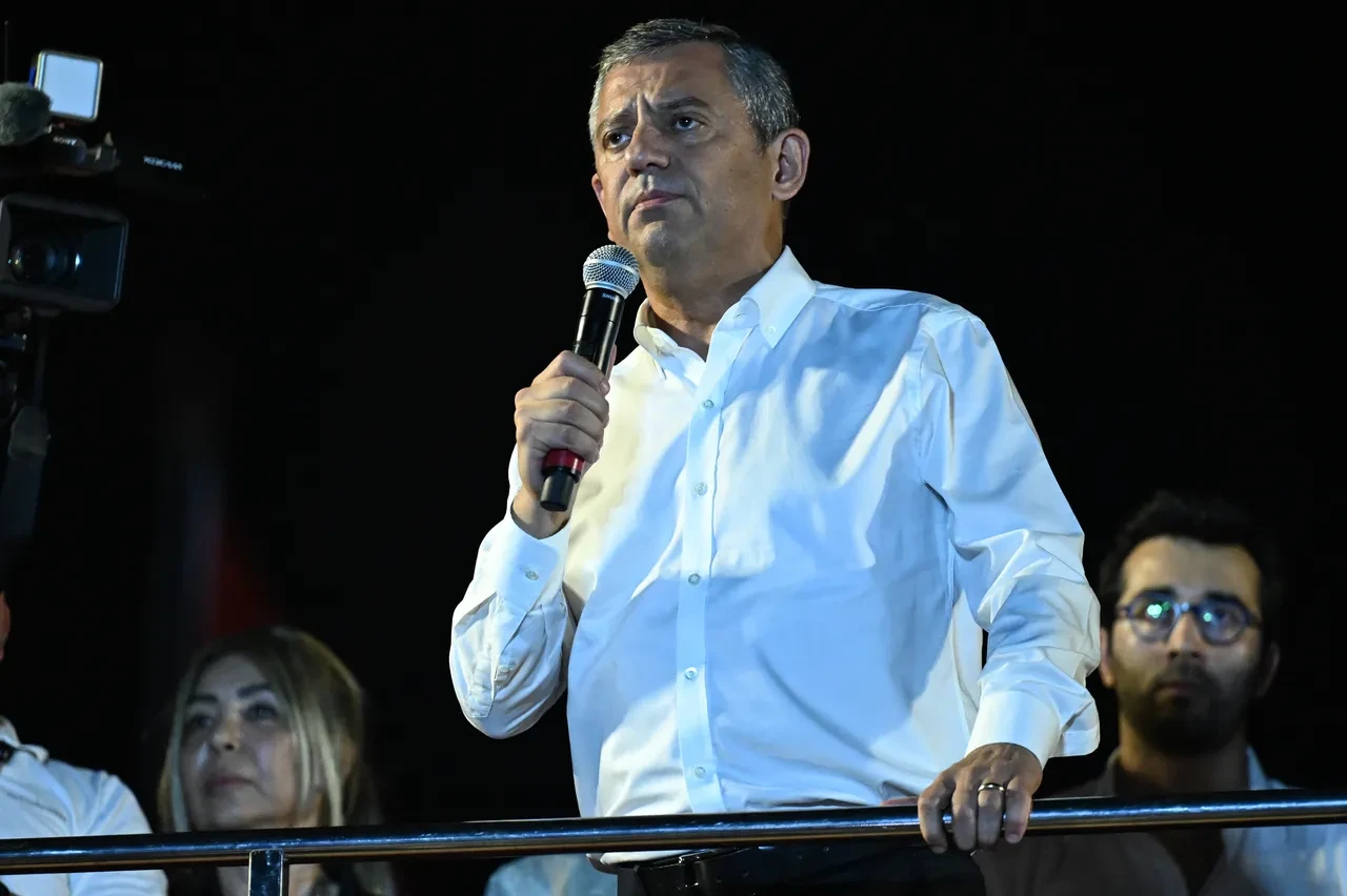 Özgür Özel'den asgari ücret açıklaması! Rakam verip Meclis'e çağrı yaptı