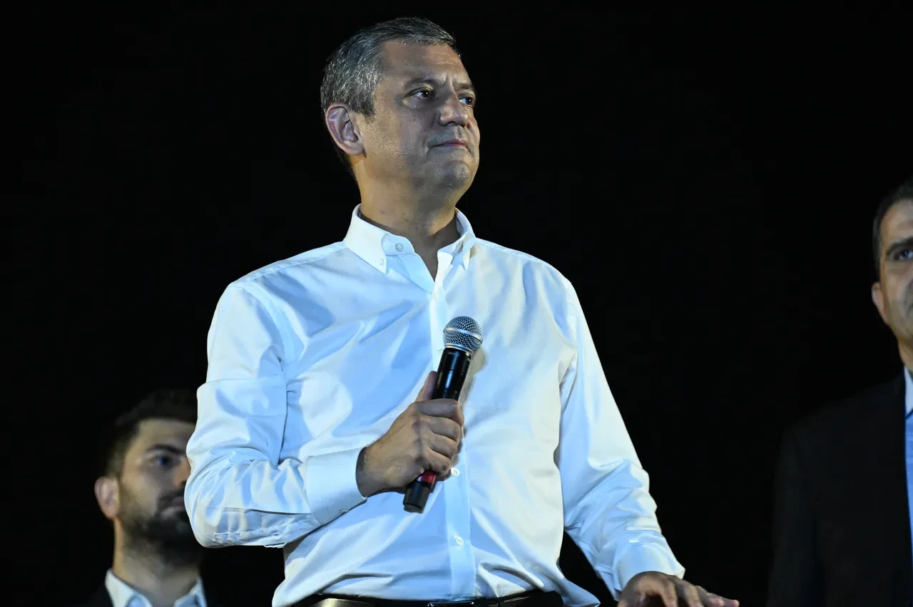 Özgür Özel'den asgari ücret açıklaması! Rakam verip Meclis'e çağrı yaptı