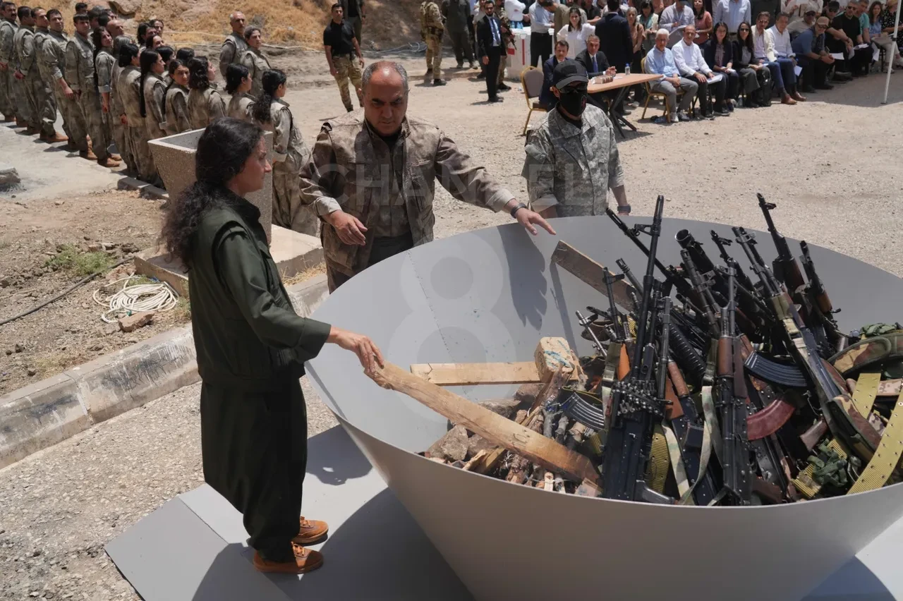 PKK neden silah bıraktı? Silah bırakma görüntüleri paylaşıldı