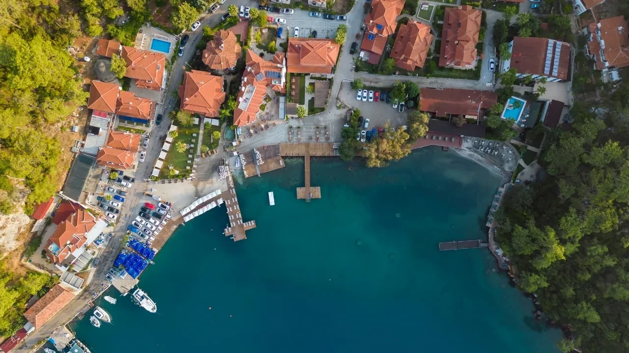 Sakin, doğa ile iç içe tatil arayanlar buraya! Türkiye'de gidebileceğiniz tatil yerleri: Muğla, Çanakkale, İzmir... Her biri eşsiz güzellik sunuyor