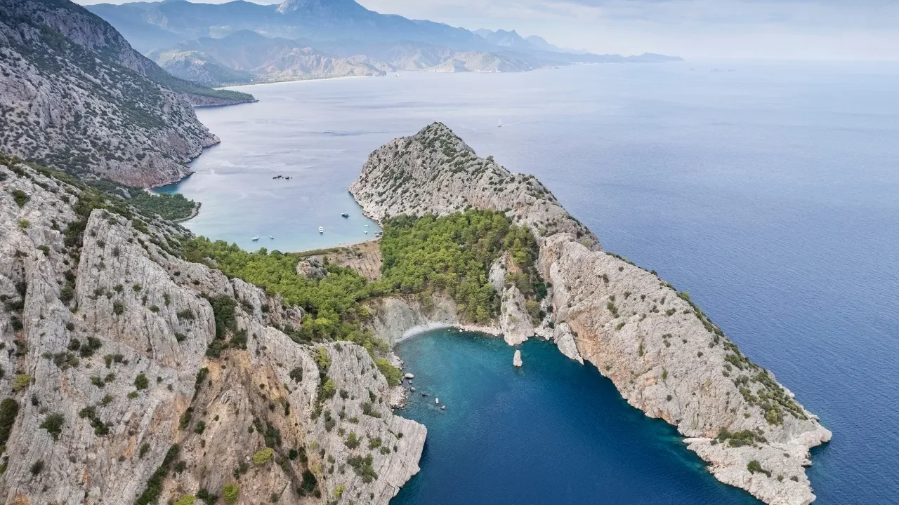 Sakin, doğa ile iç içe tatil arayanlar buraya! Türkiye'de gidebileceğiniz tatil yerleri: Muğla, Çanakkale, İzmir... Her biri eşsiz güzellik sunuyor