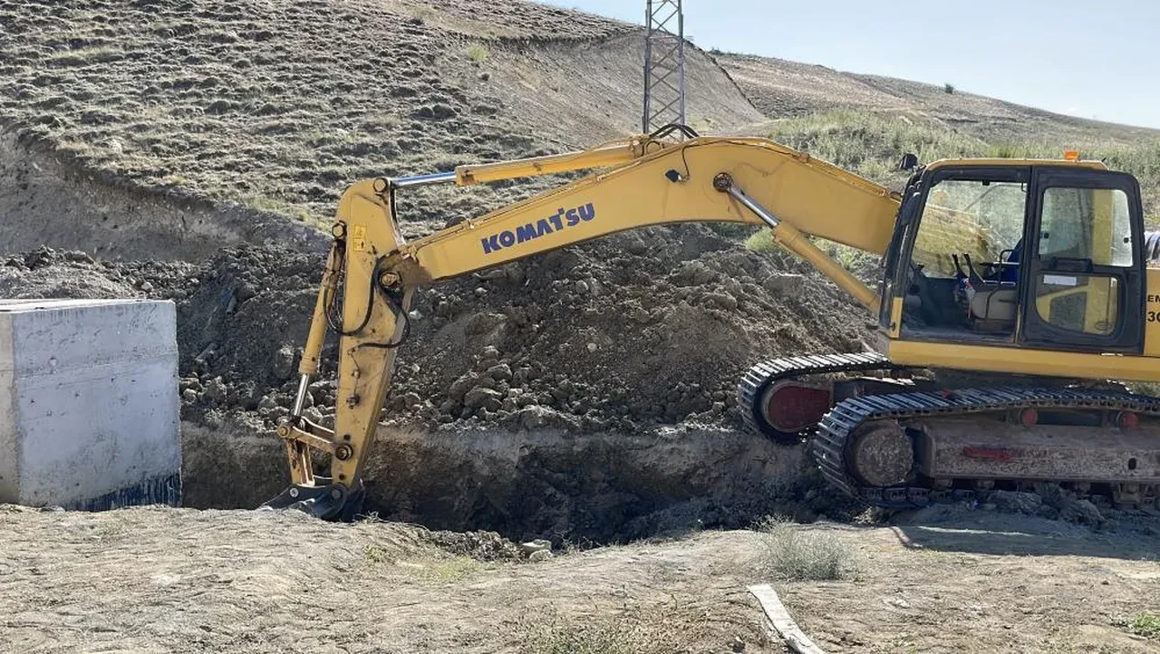 Tünel çevresinde göçük! 2 işçi toprak altında kaldı