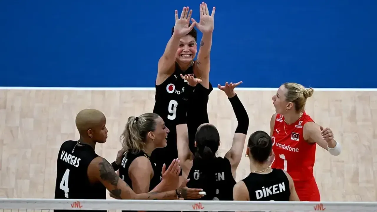 Türkiye Çekya voleybol maçı hangi kanalda, saat kaçta? Filenin Sultanları bugün 10. maçına çıkacak