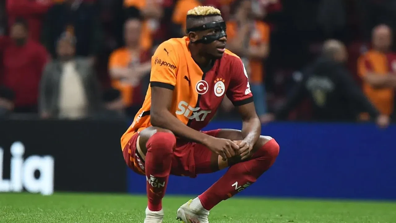 Victor Osimhen resti çekti, heyet uçağa binmedi